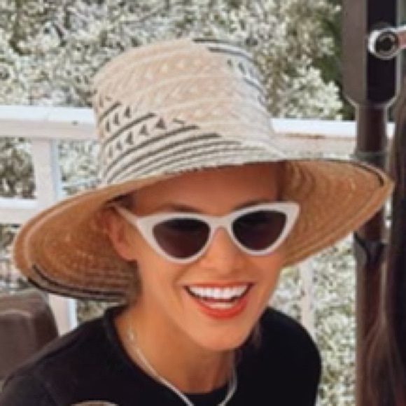 Straw Bucket Hat - Like New! main image 4
